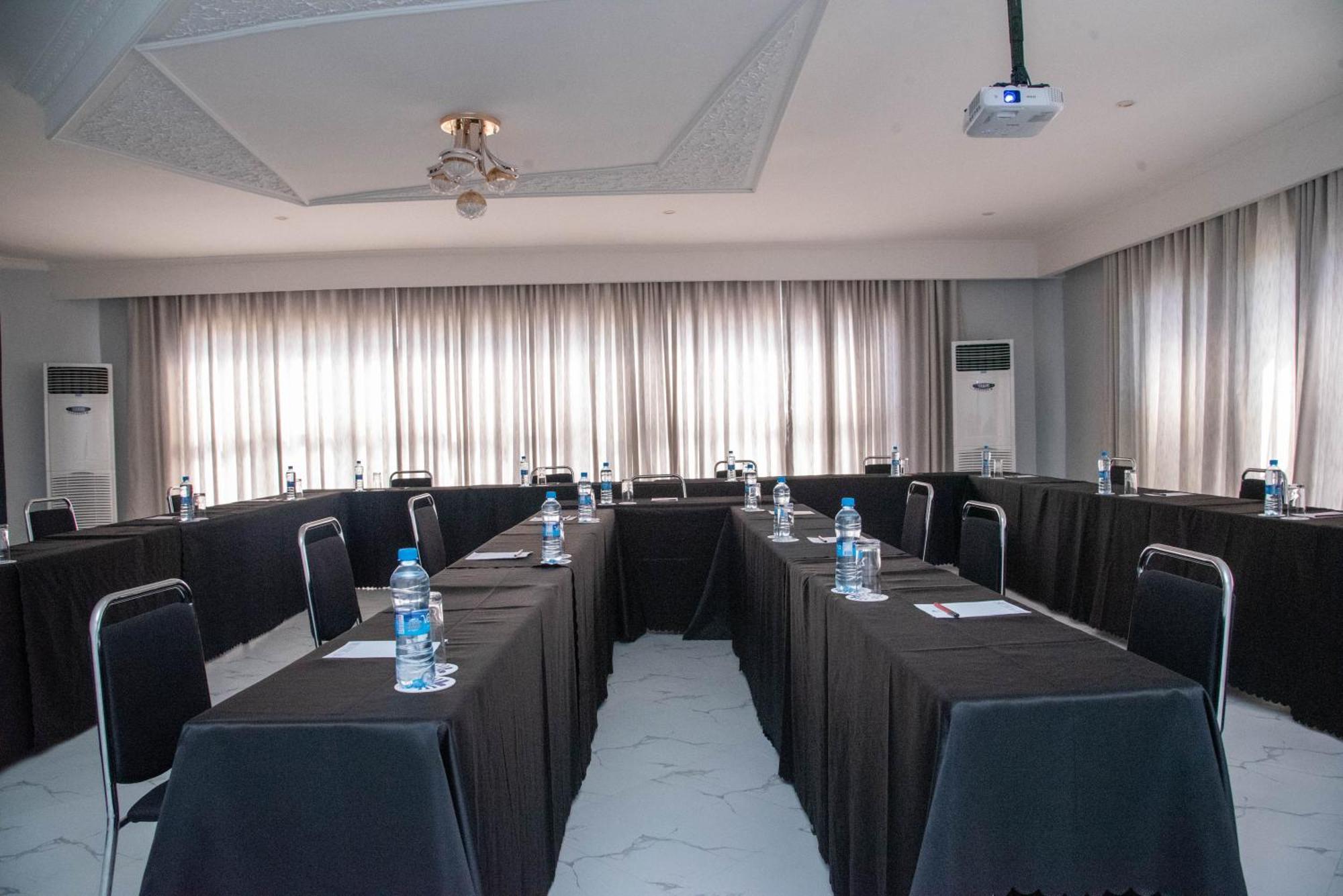 Mika Hotel Kabulonga Lusaka Bagian luar foto