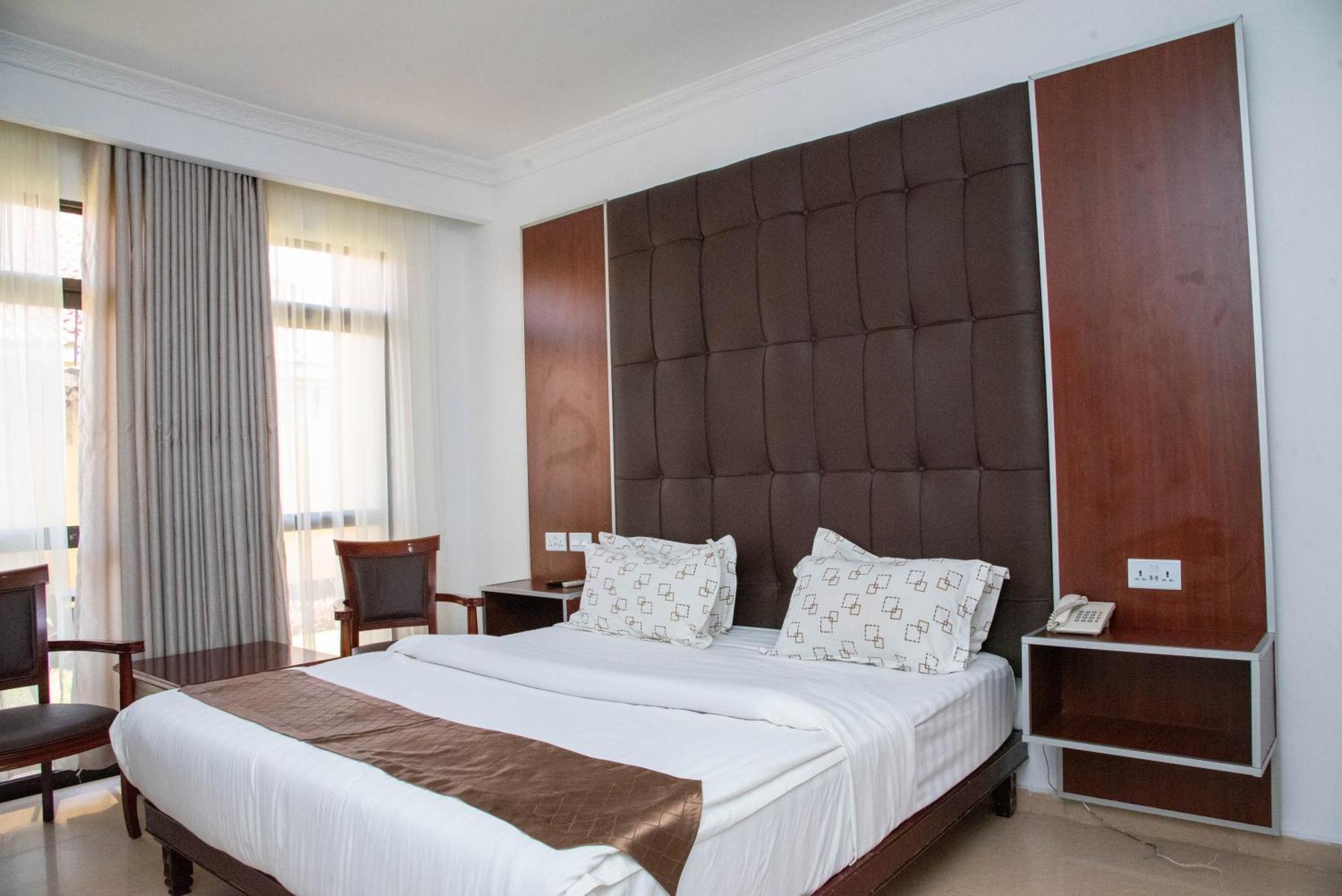 Mika Hotel Kabulonga Lusaka Bagian luar foto