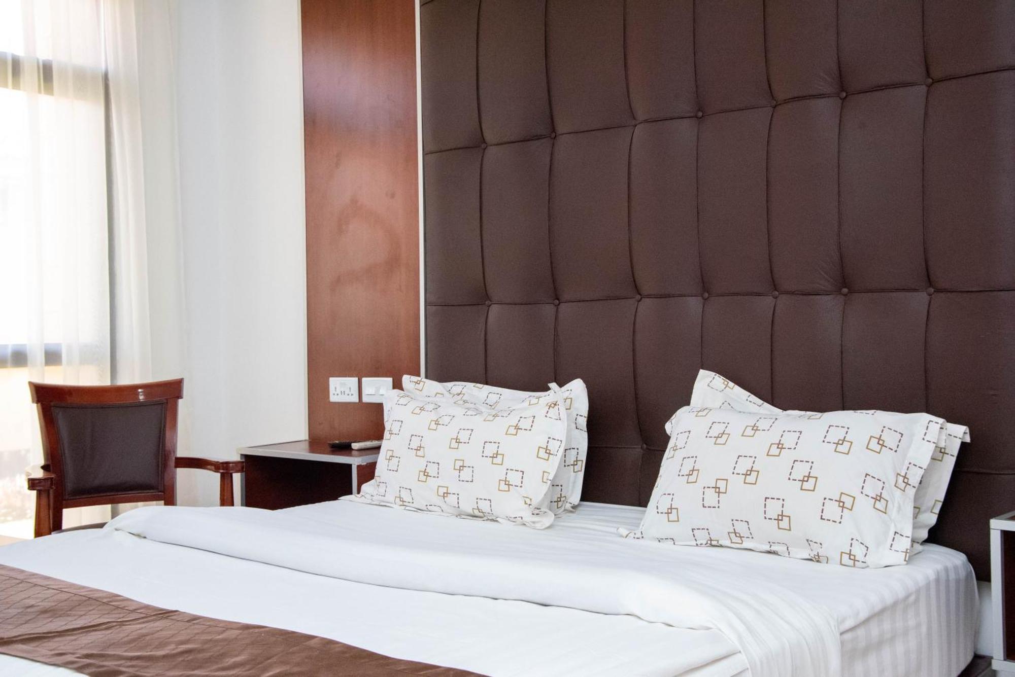 Mika Hotel Kabulonga Lusaka Bagian luar foto