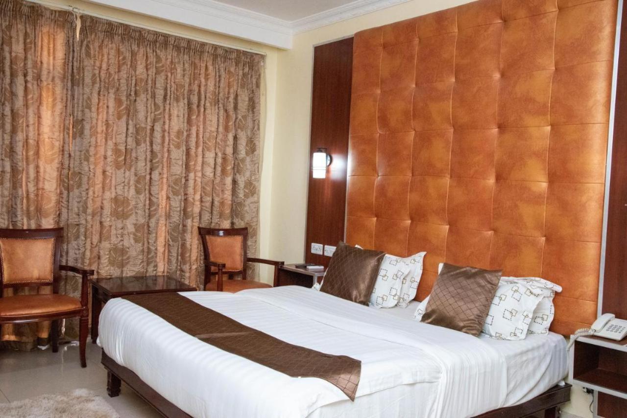 Mika Hotel Kabulonga Lusaka Bagian luar foto