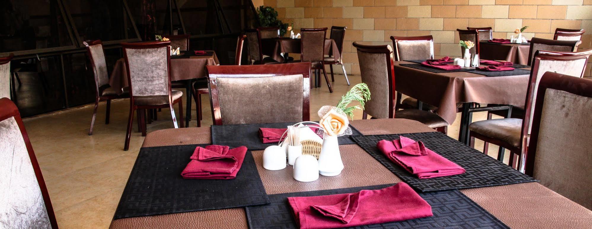 Mika Hotel Kabulonga Lusaka Bagian luar foto