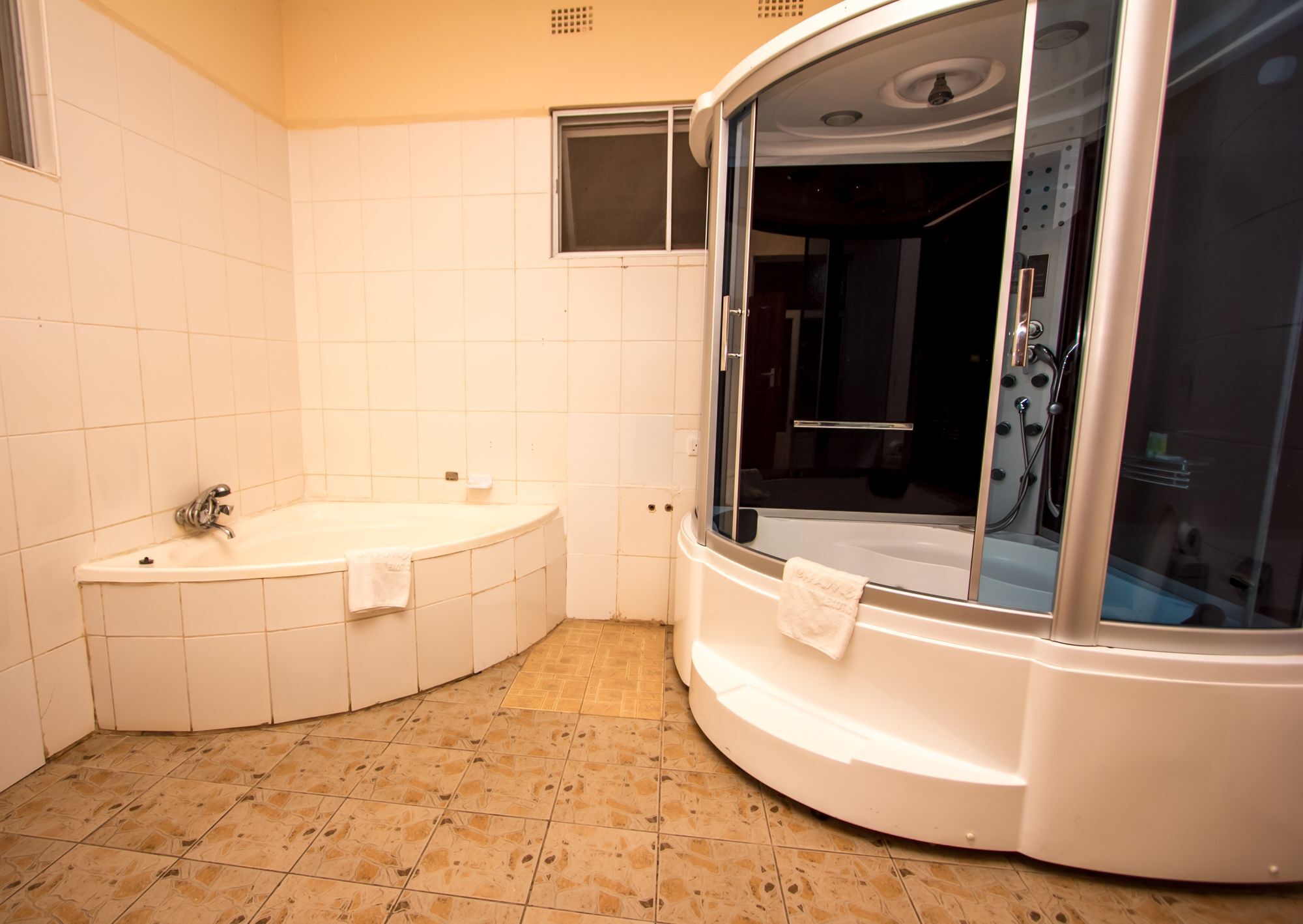 Mika Hotel Kabulonga Lusaka Bagian luar foto